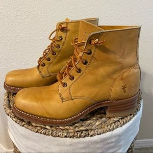 FRYE Vintage Campus Lug Sole Boot
